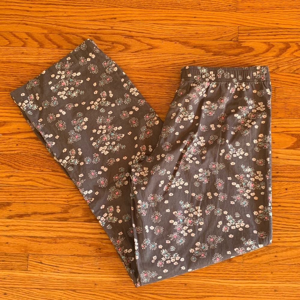 Xhilaration Gray Floral Sleep Pants Size Medium